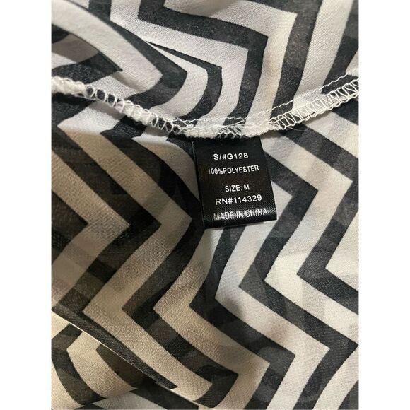Poetry black & white chevron womens blouse sz M open back - Picture 8 of 8